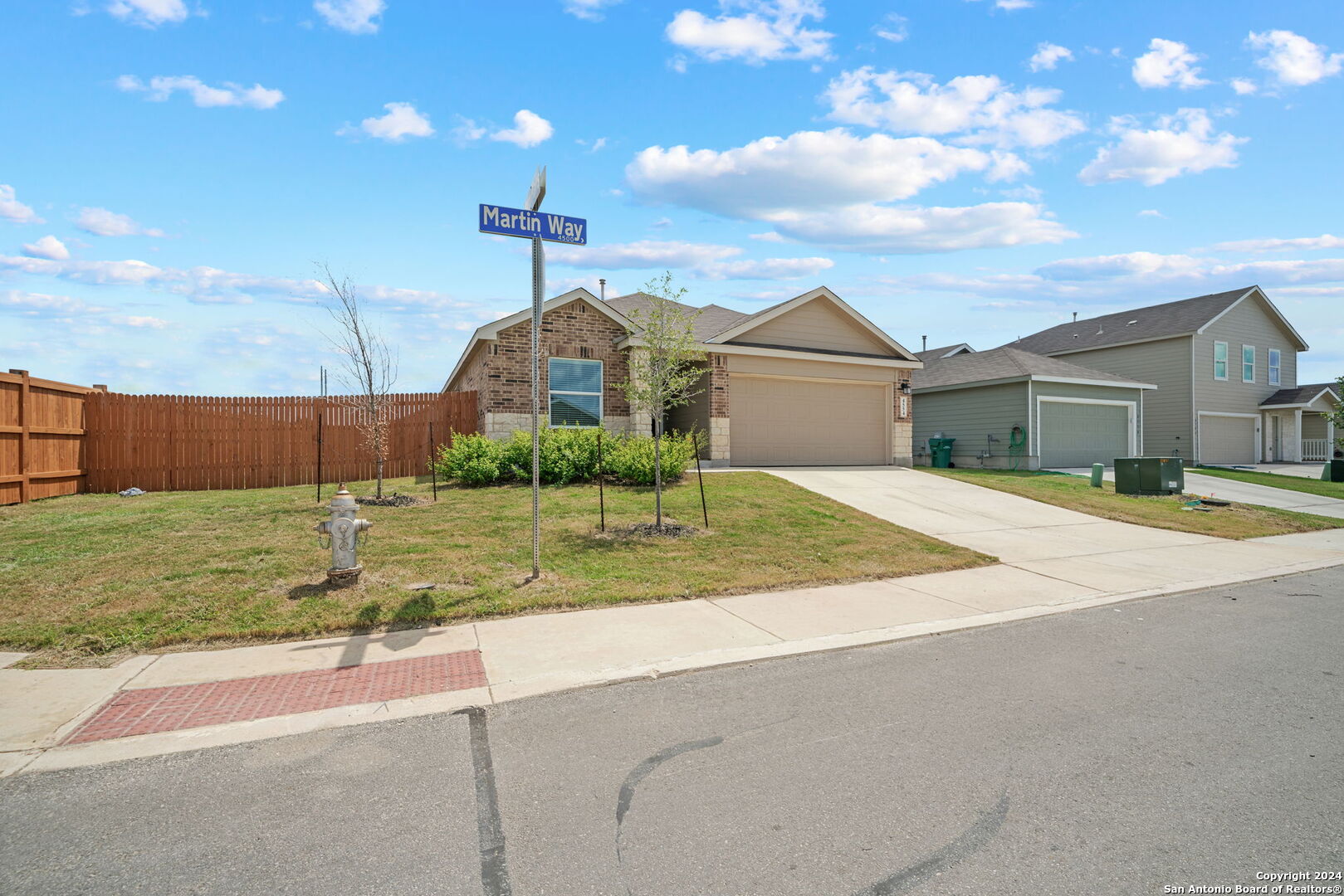 4554 MARTIN WAY