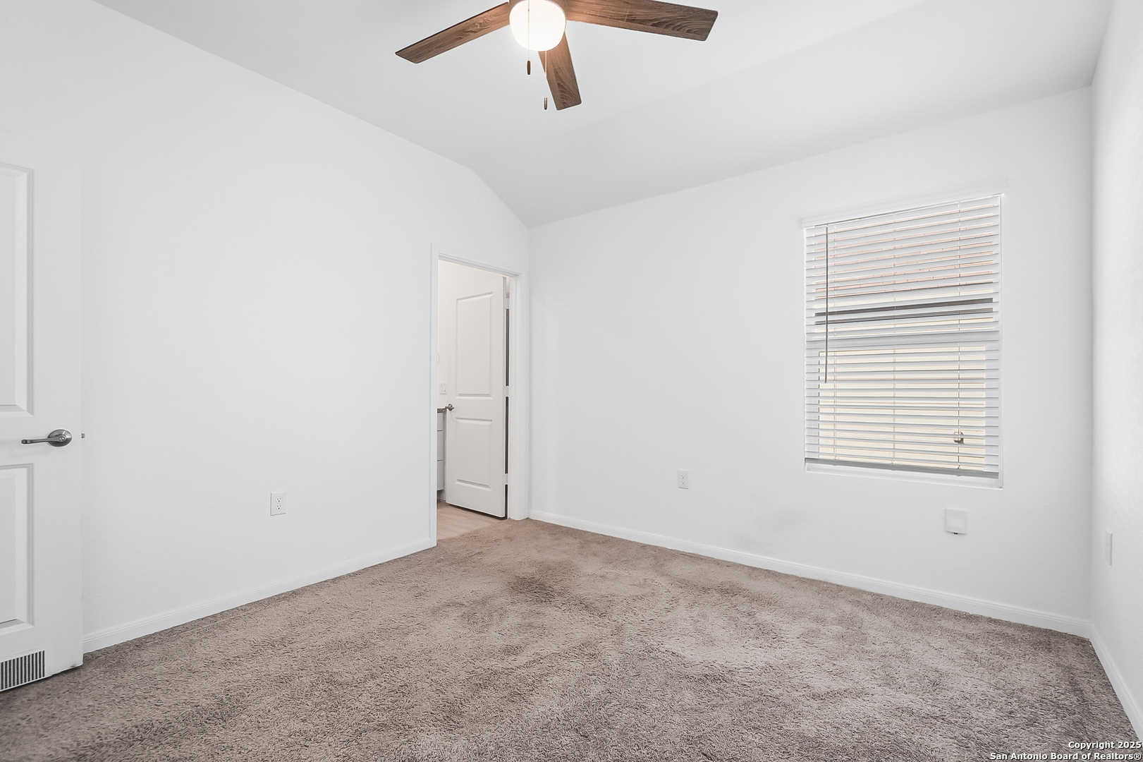 4554 MARTIN WAY