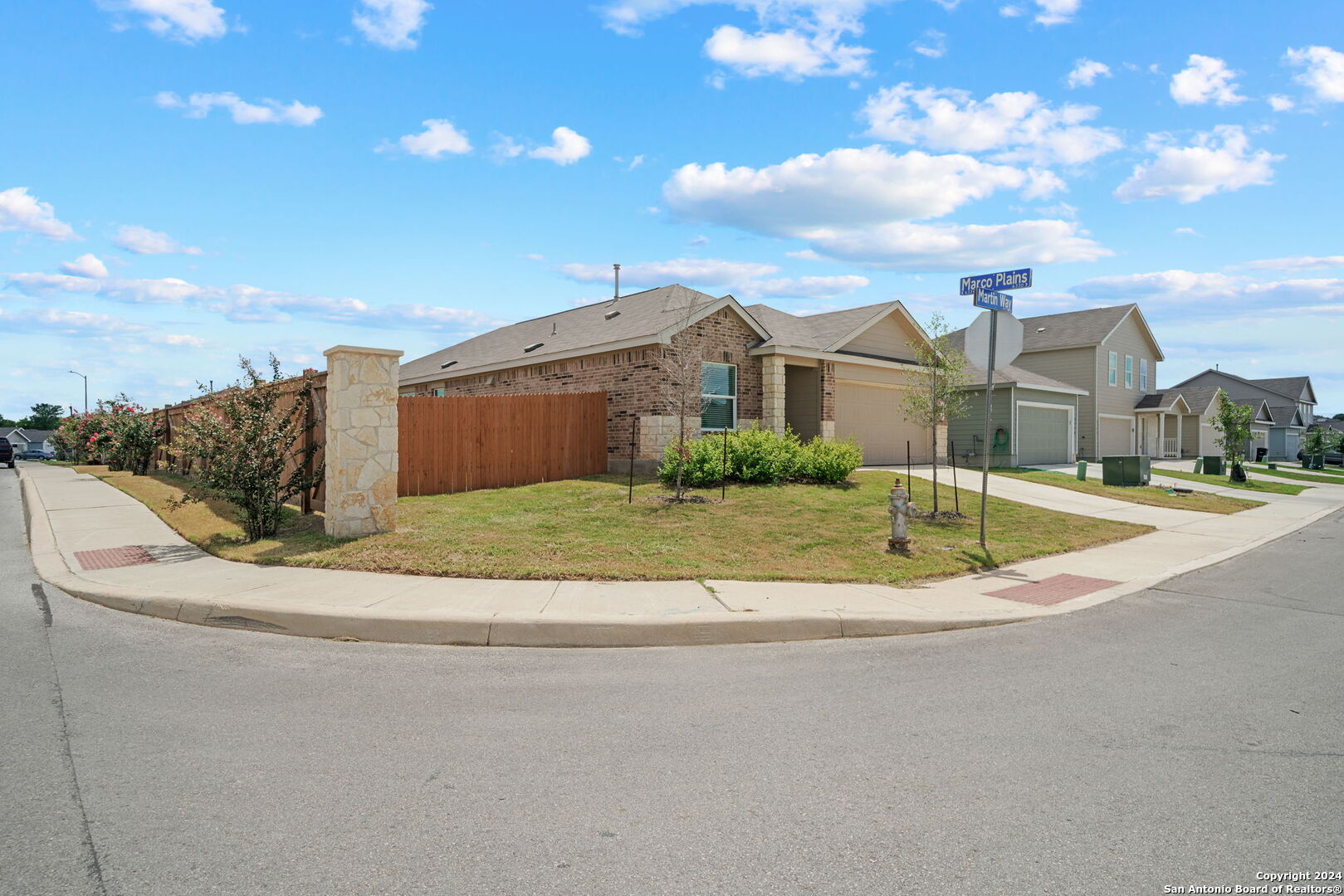 4554 MARTIN WAY