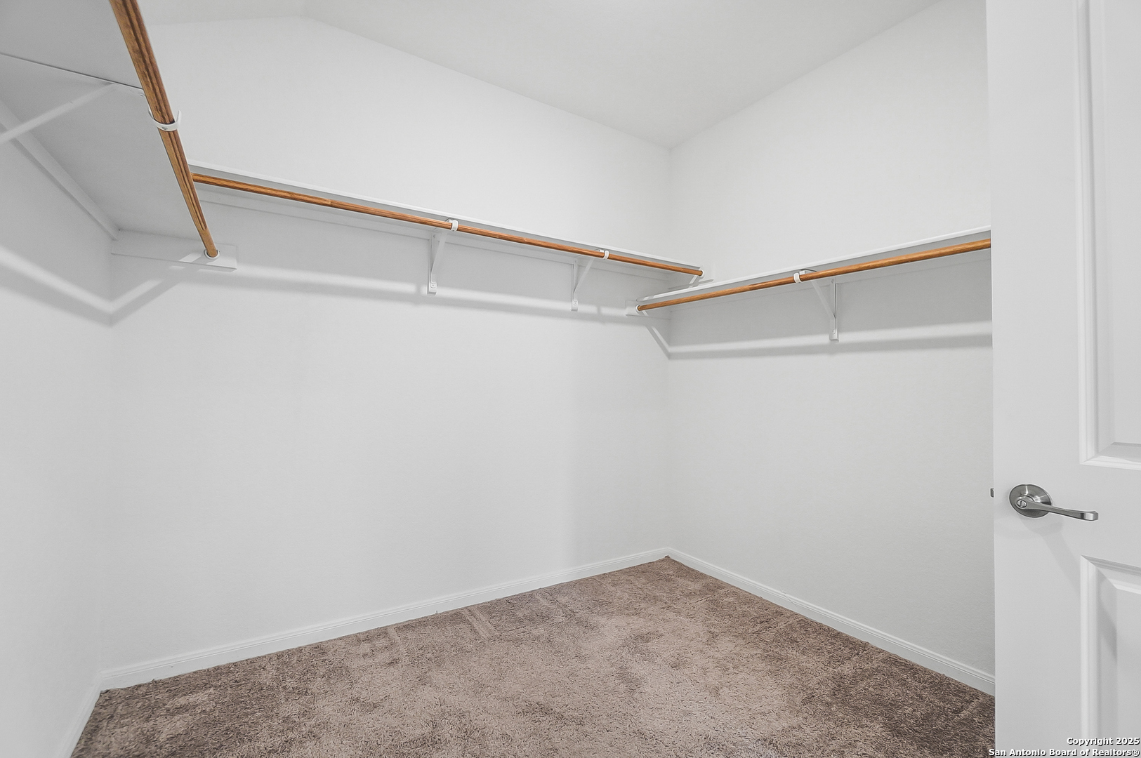 4554 MARTIN WAY