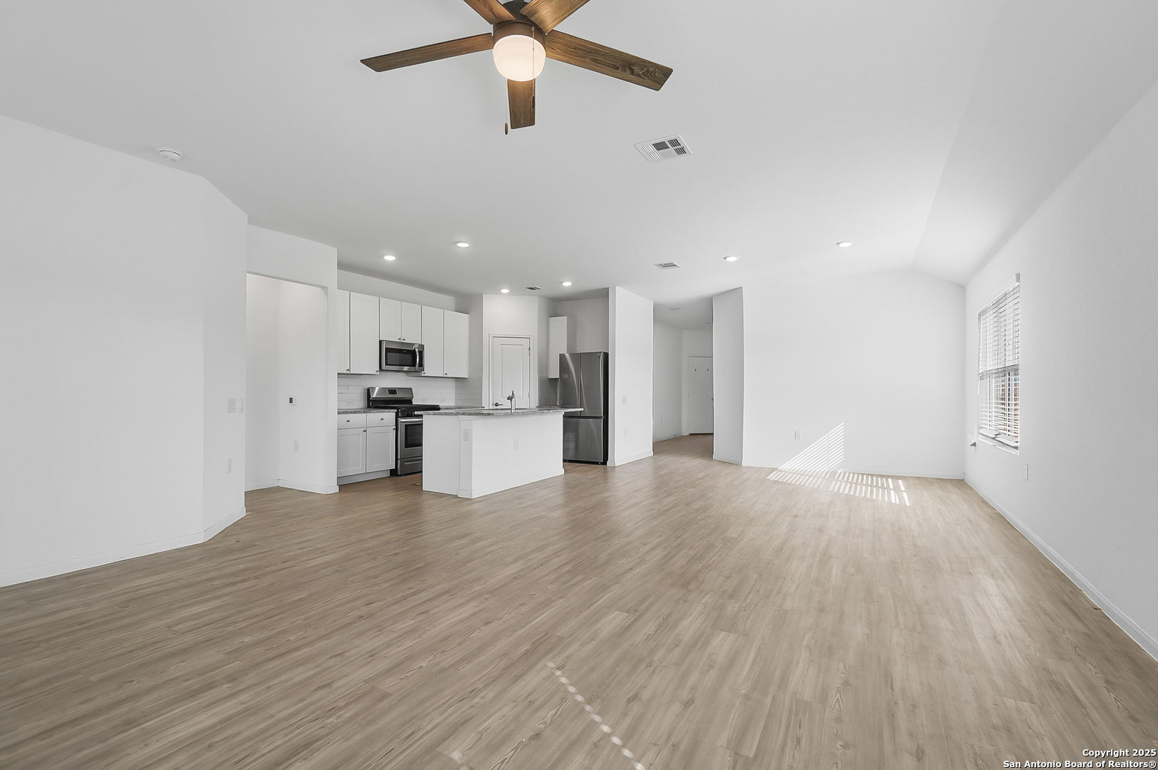 4554 MARTIN WAY