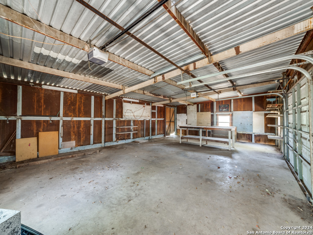 10945 West Loop 1604