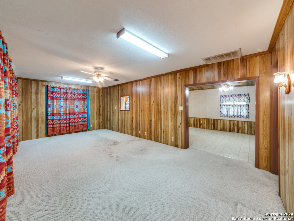 10945 West Loop 1604