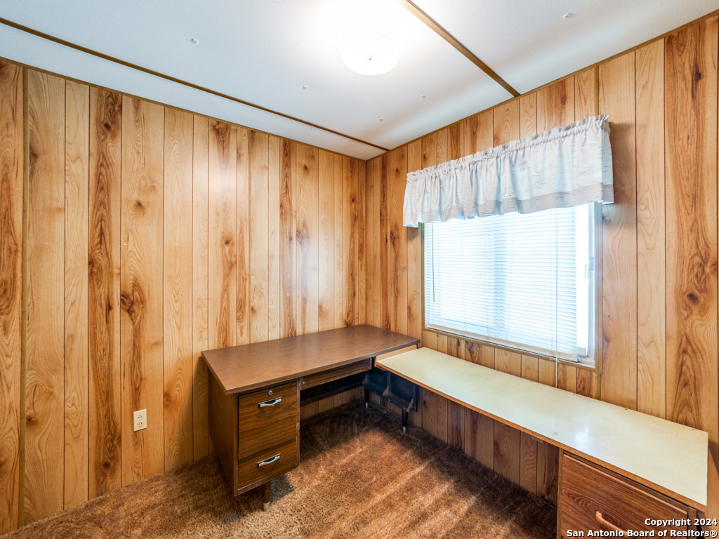 10945 West Loop 1604