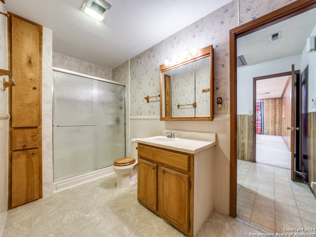 10945 West Loop 1604