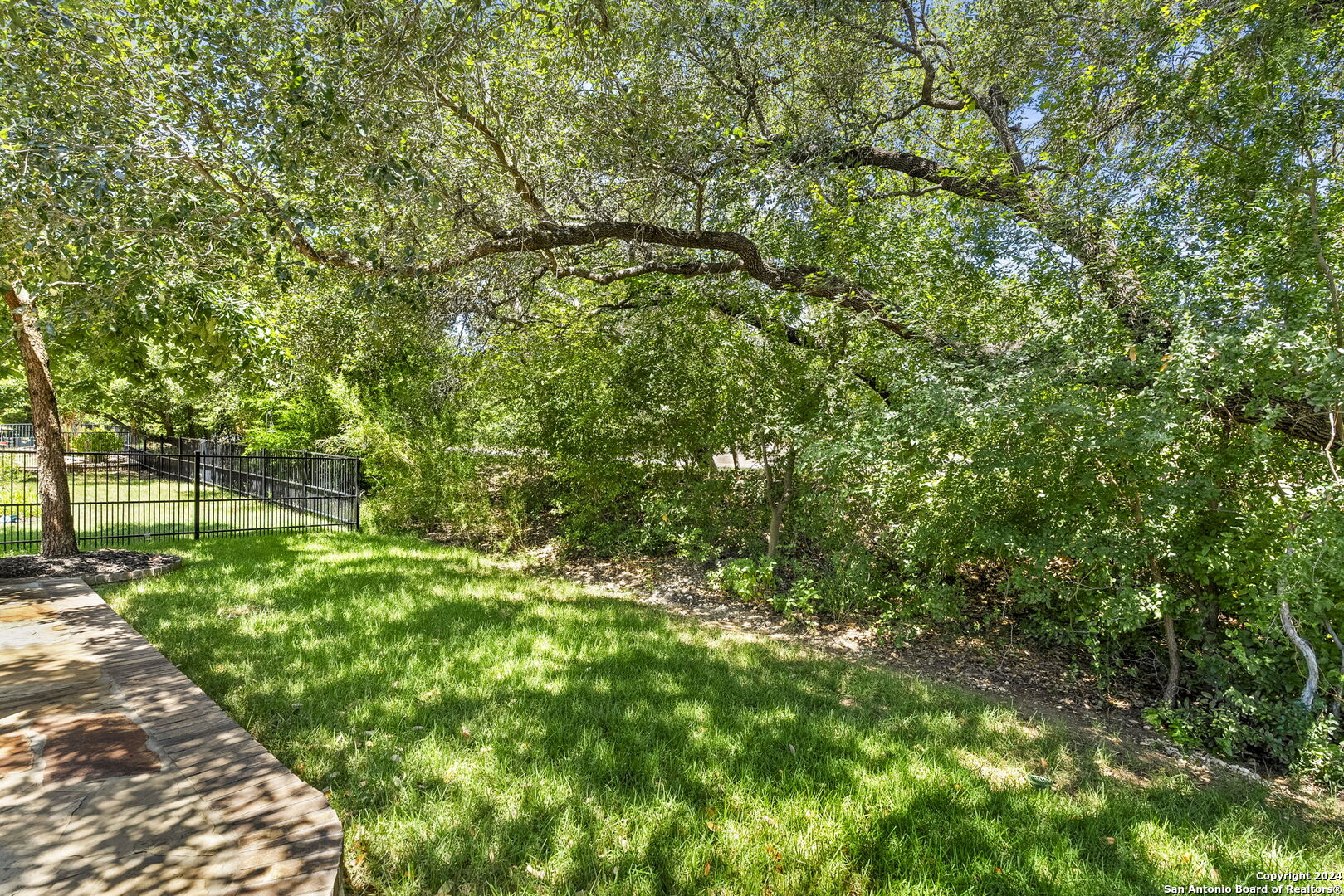 12619 SWEETGUM