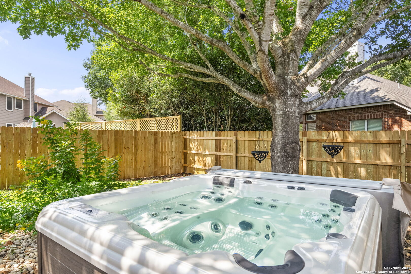 1743 Oak Sprawl