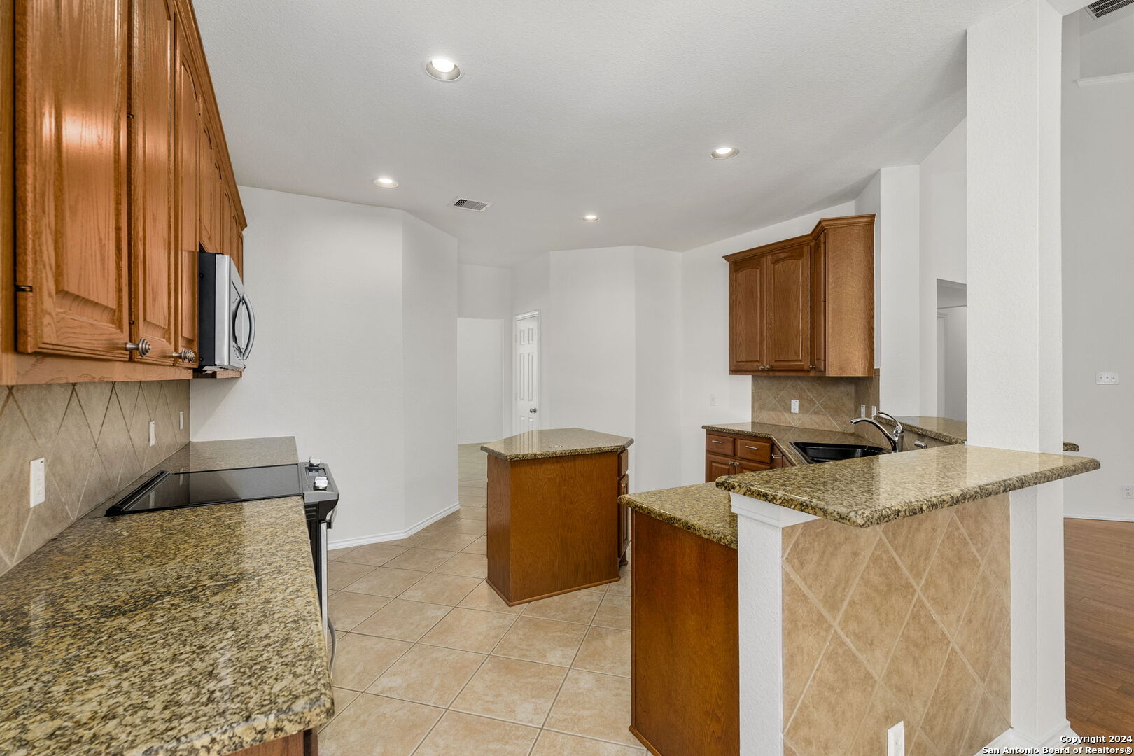1743 Oak Sprawl