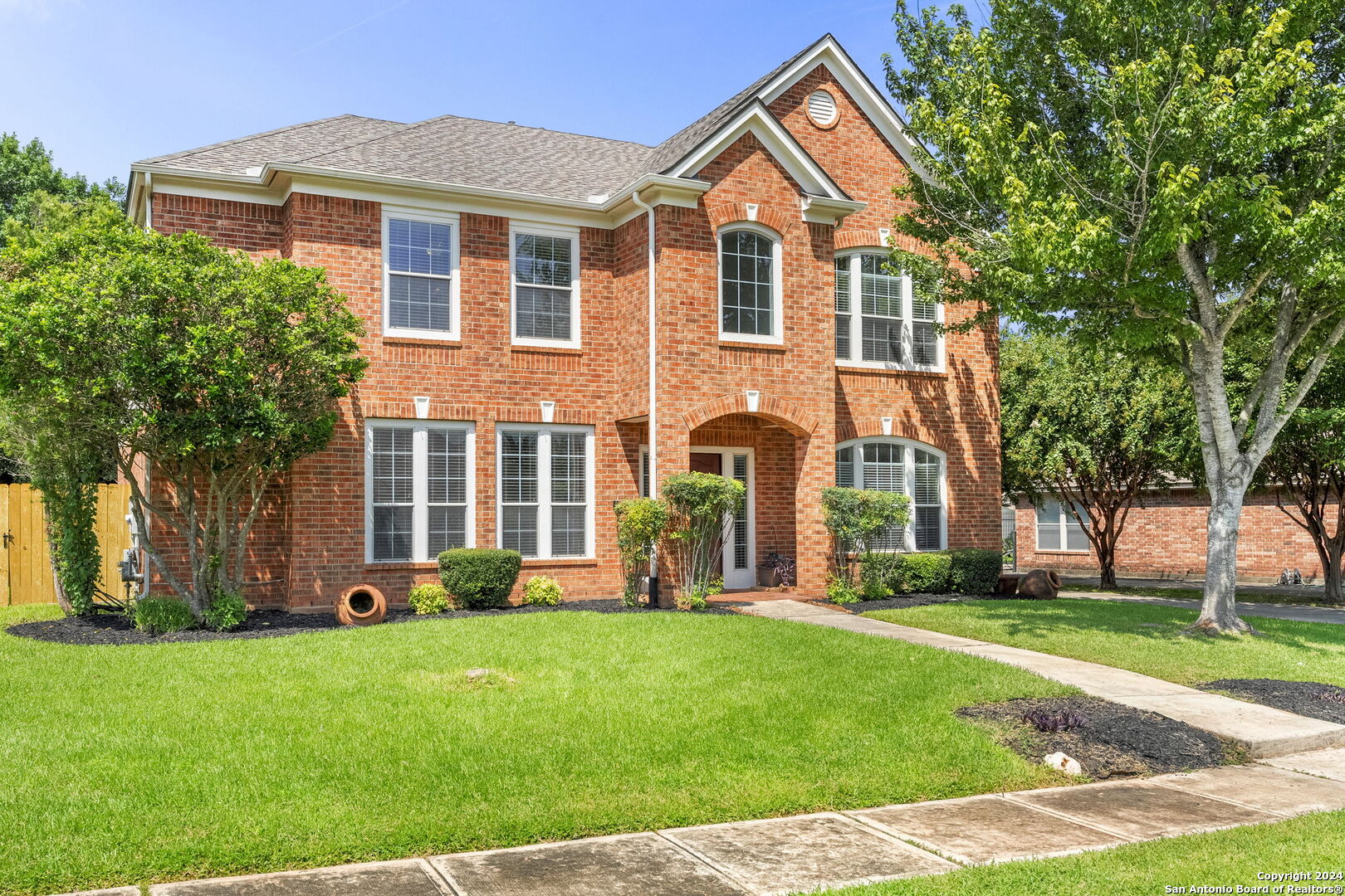 1743 Oak Sprawl