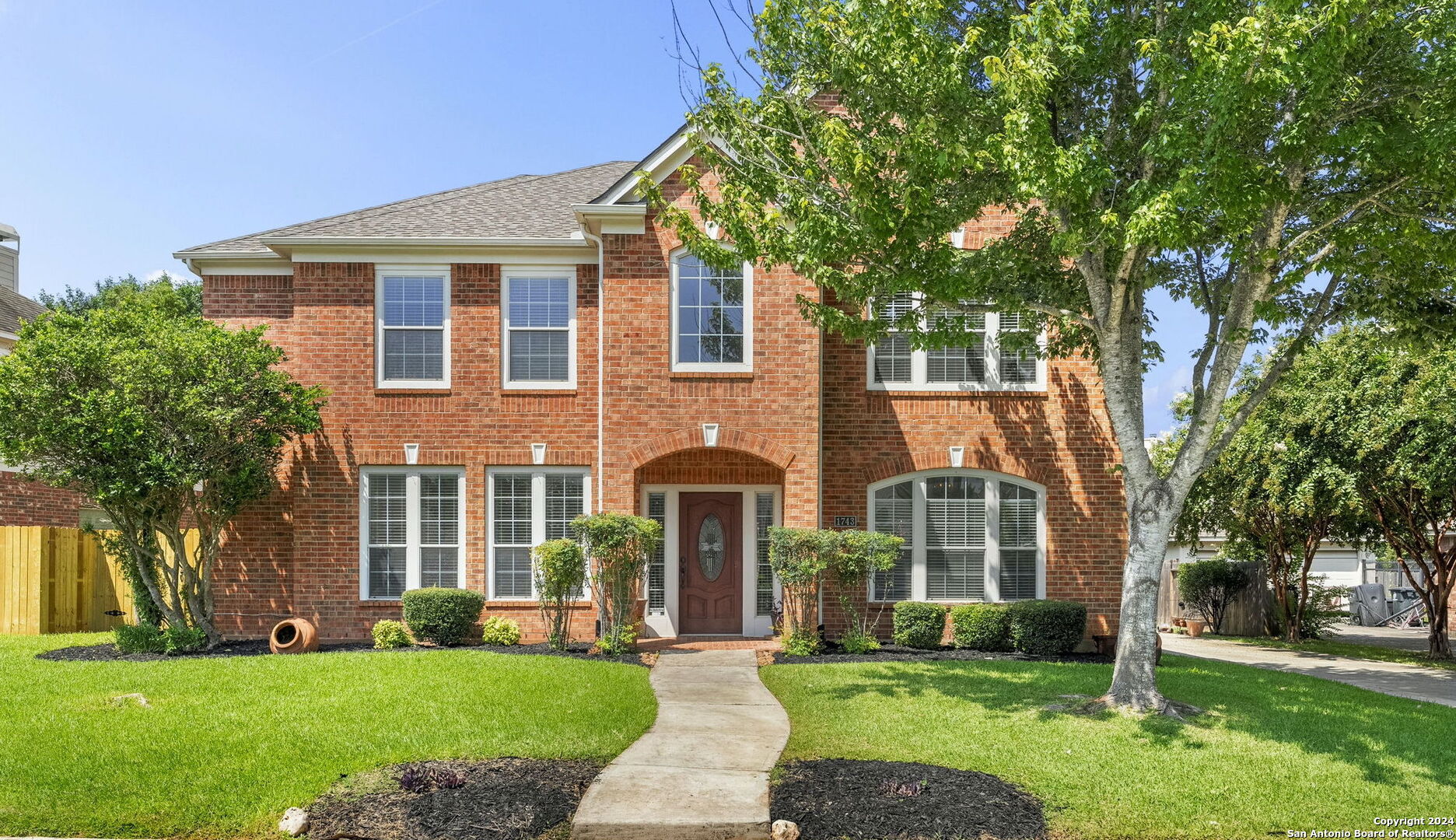 1743 Oak Sprawl