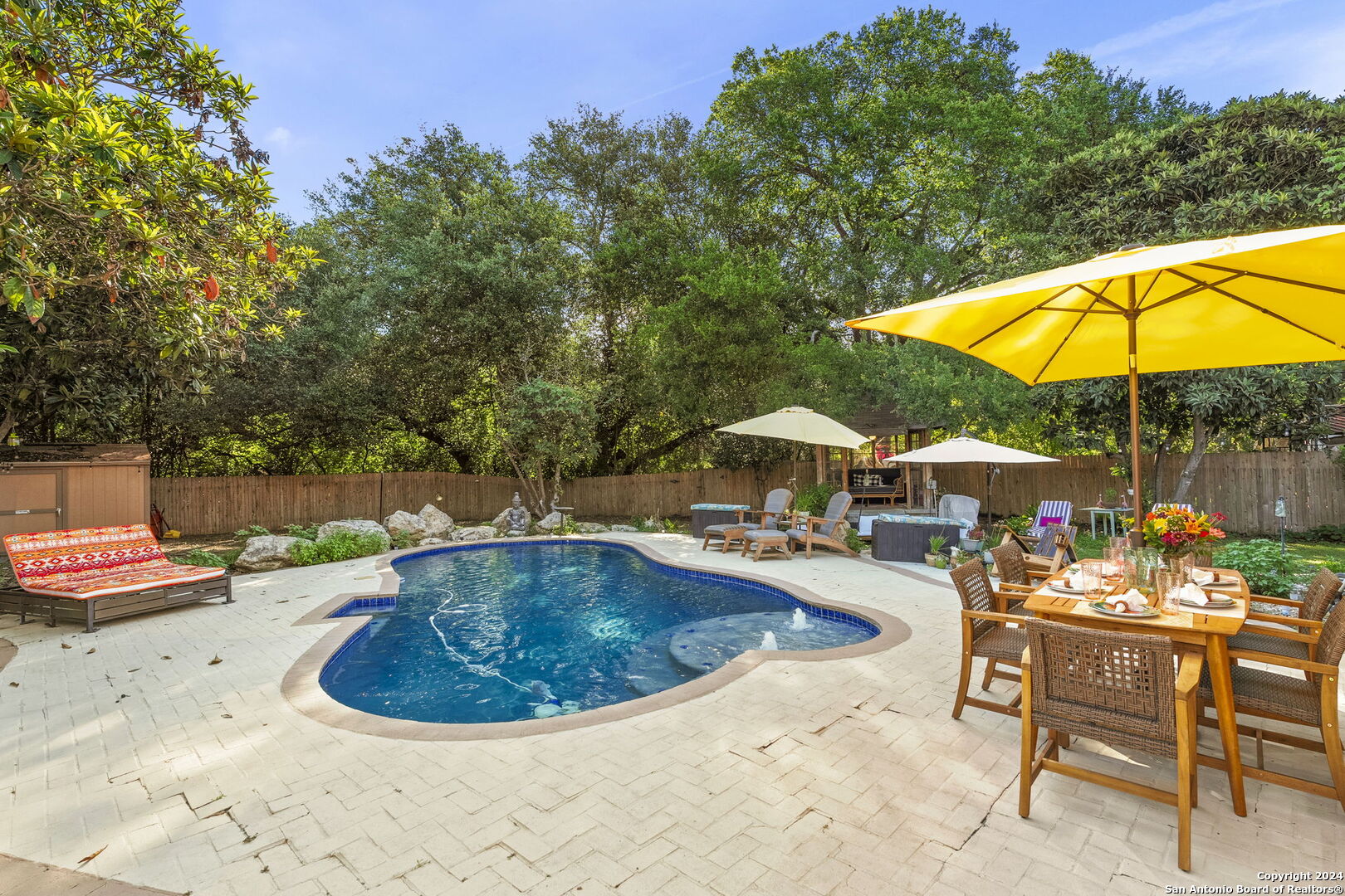 3762 HUNTERS CIR