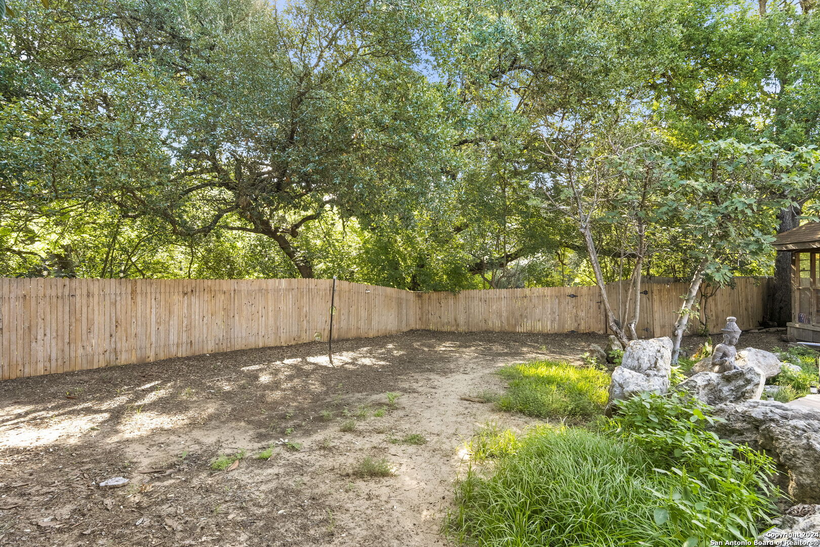 3762 HUNTERS CIR
