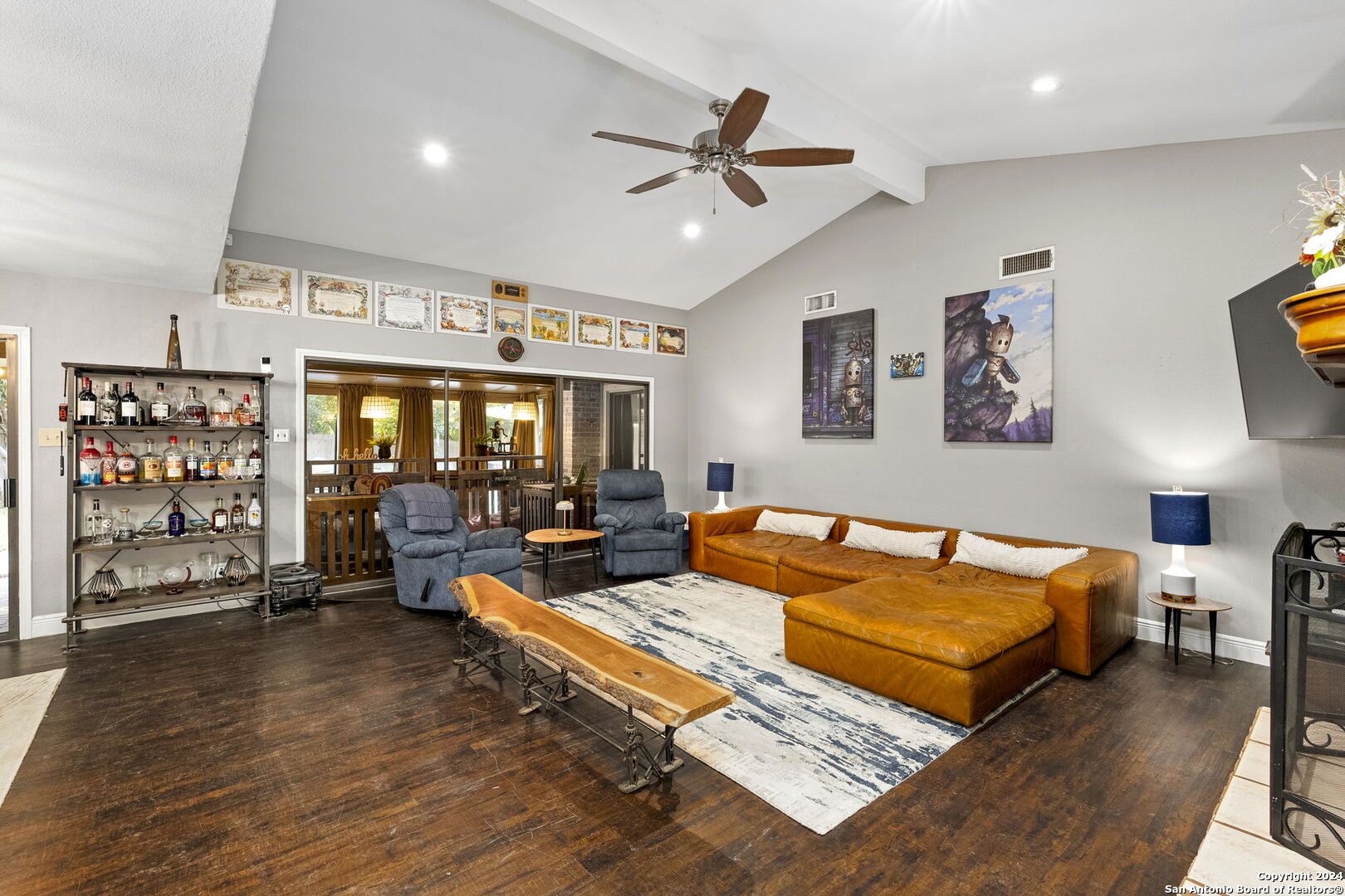 3762 HUNTERS CIR