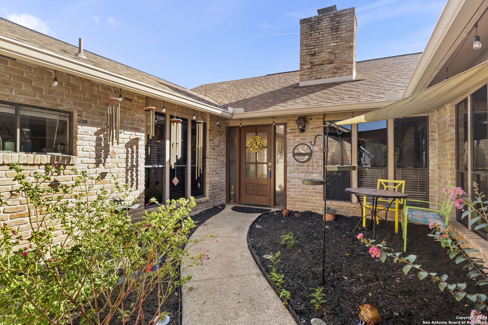 3762 HUNTERS CIR