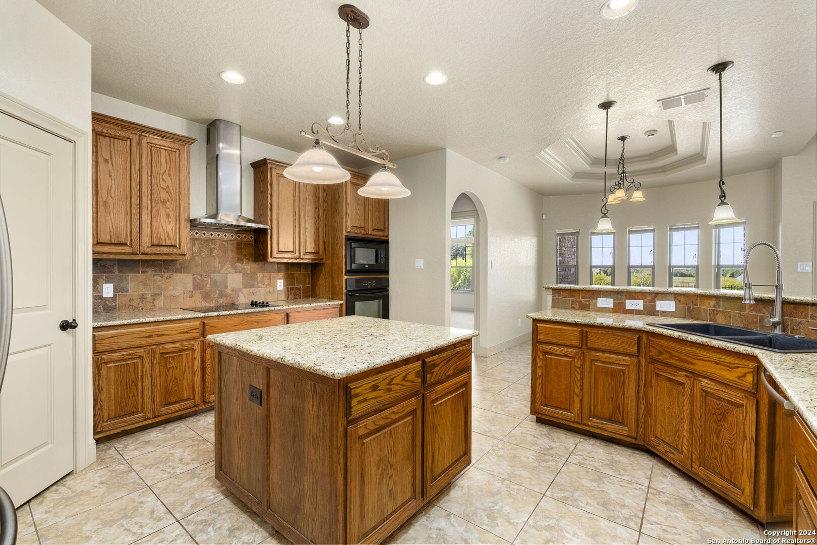 15914 Lake Shore Dr