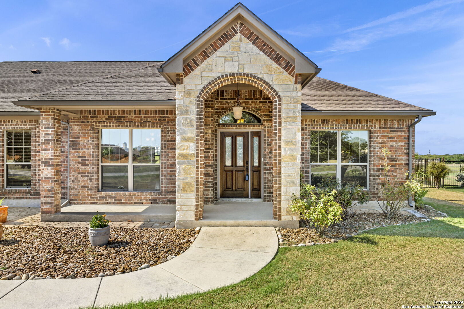 15914 Lake Shore Dr