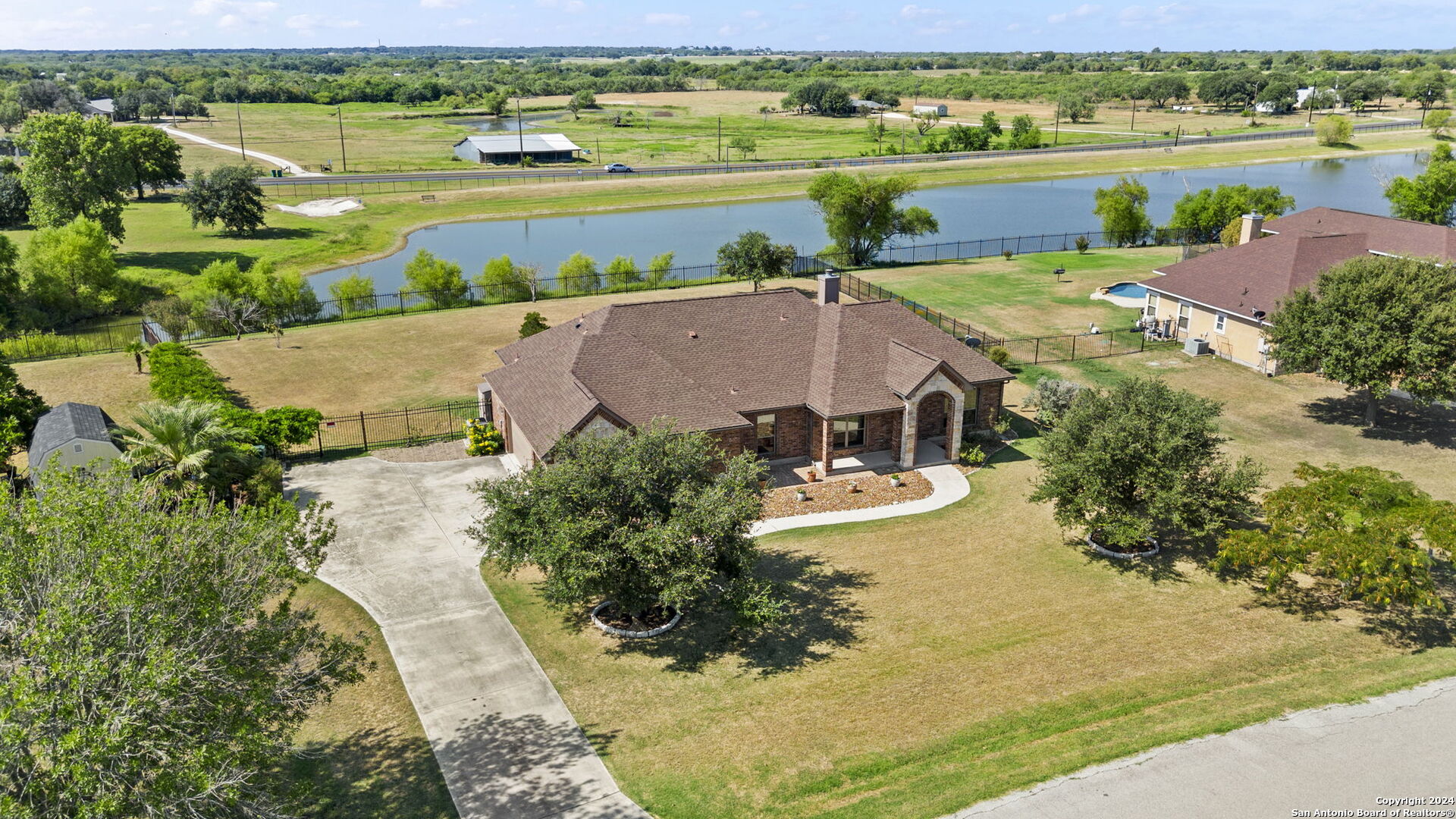 15914 Lake Shore Dr