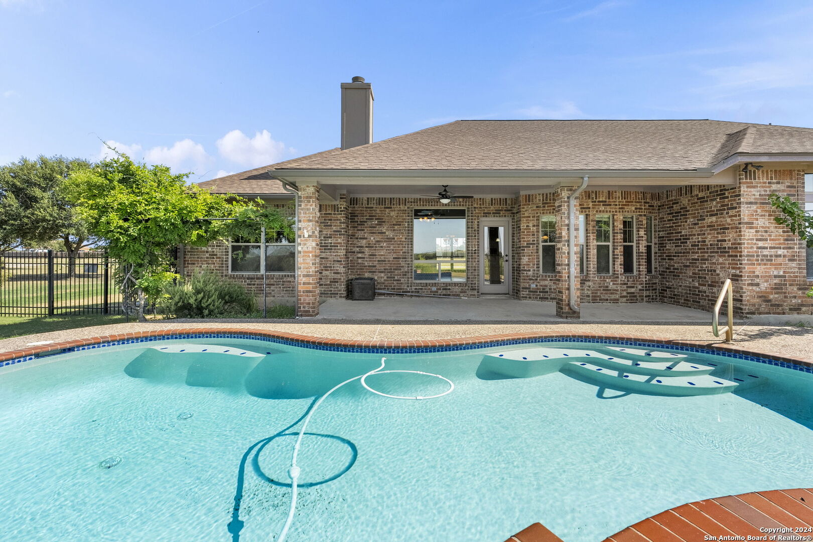 15914 Lake Shore Dr