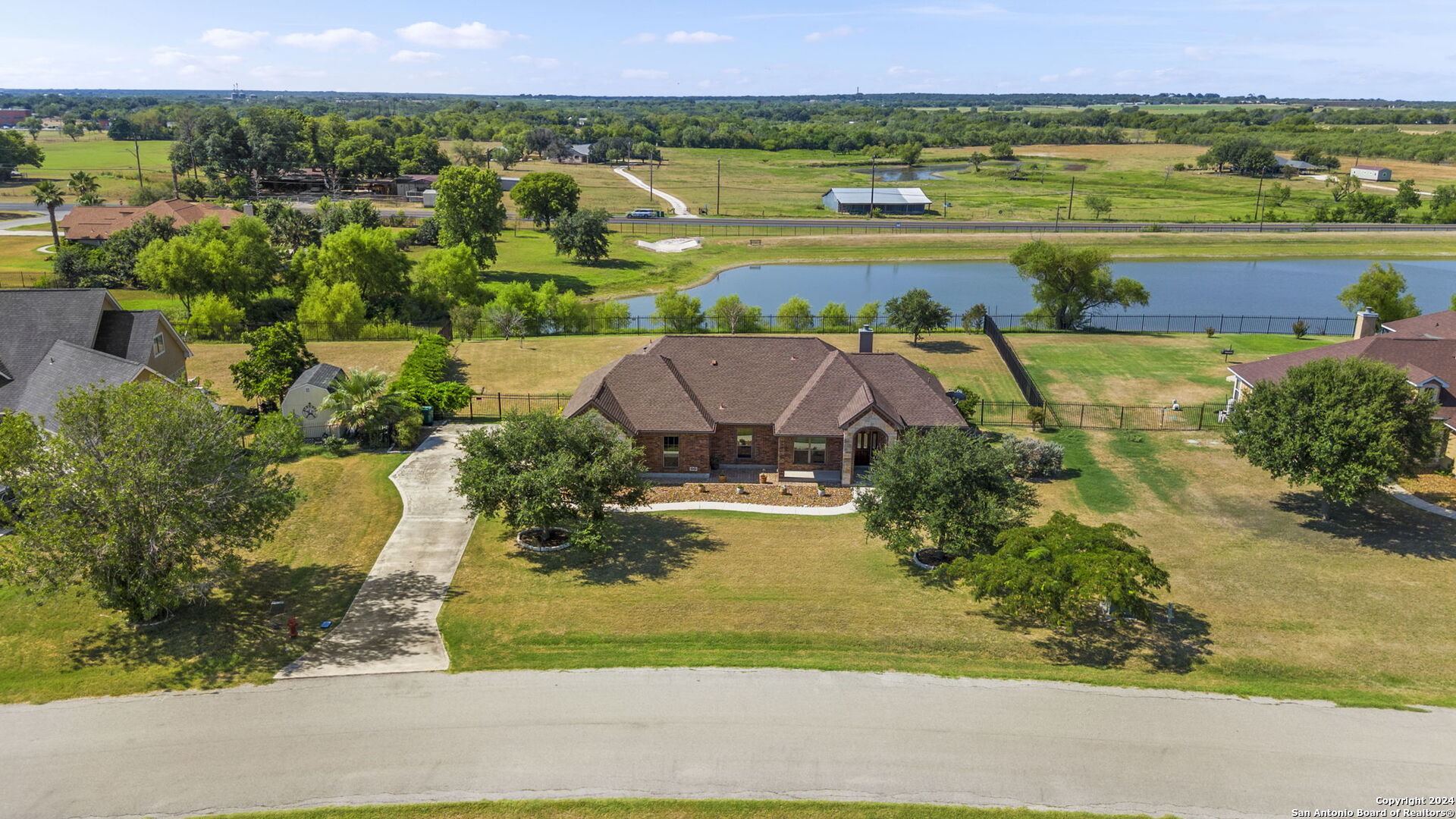15914 Lake Shore Dr