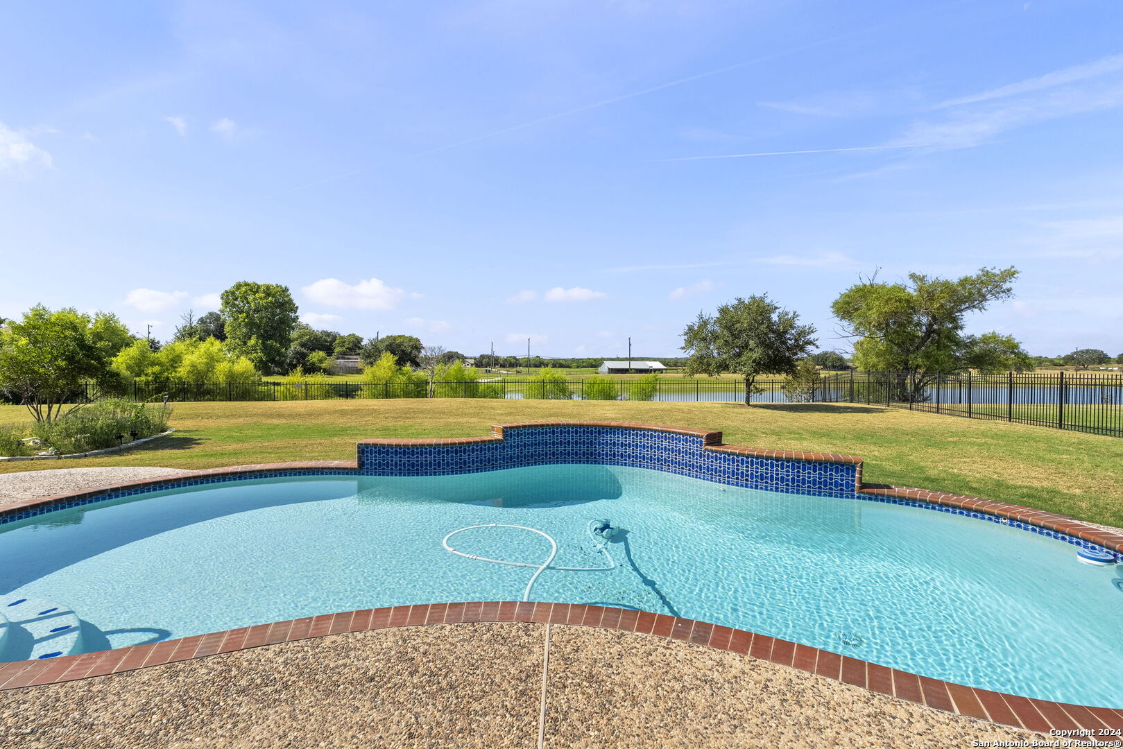 15914 Lake Shore Dr