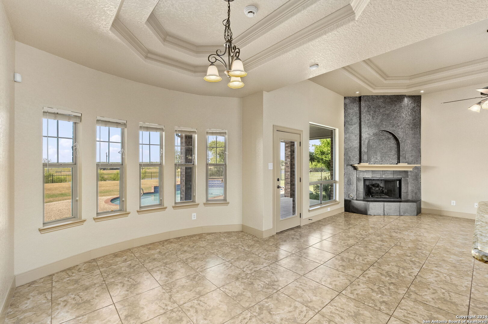 15914 Lake Shore Dr