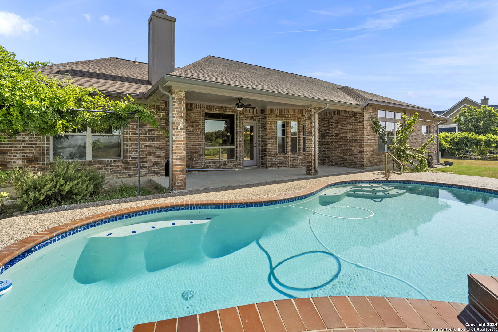 15914 Lake Shore Dr