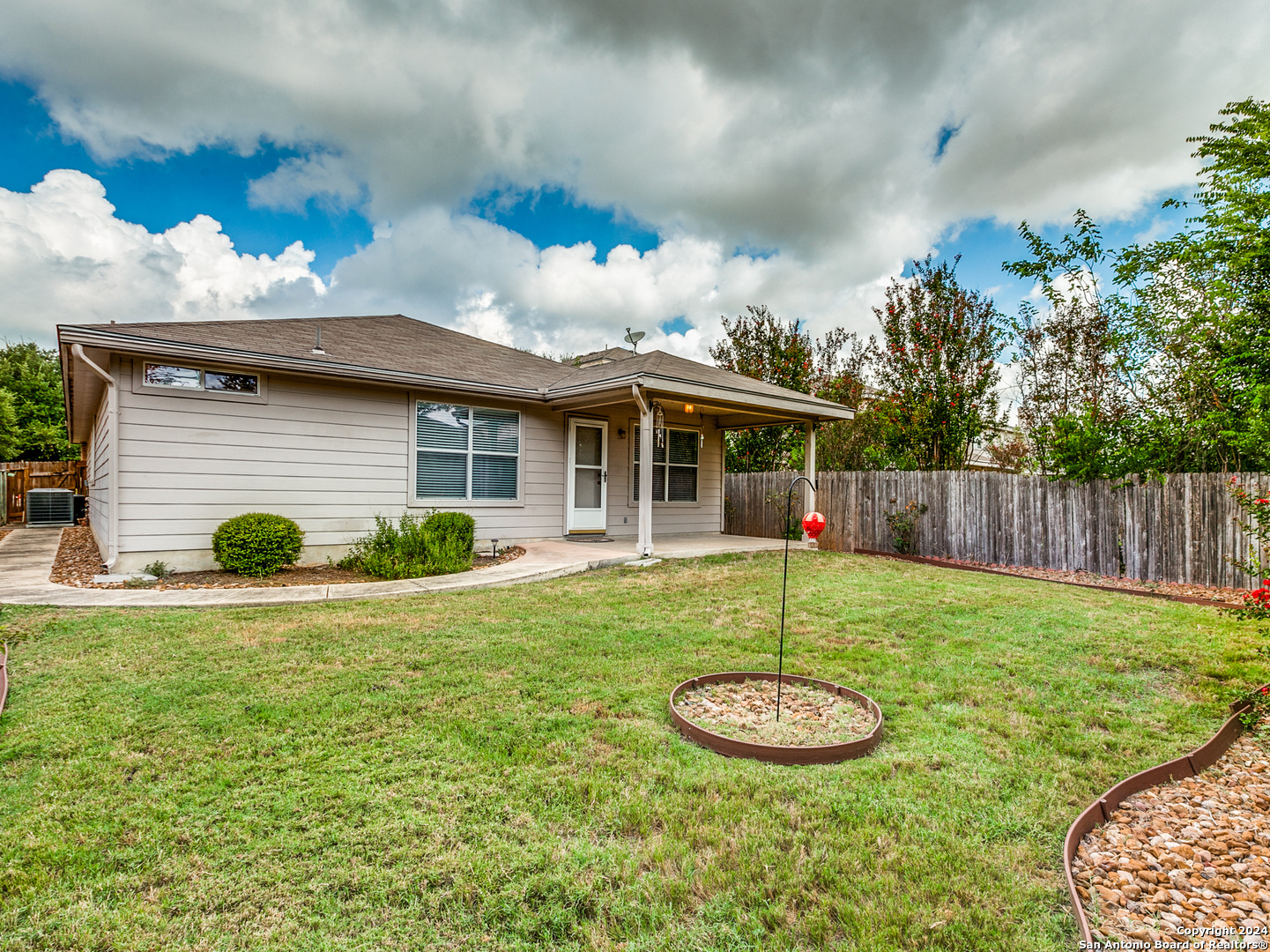 9950 Sandlet Trl