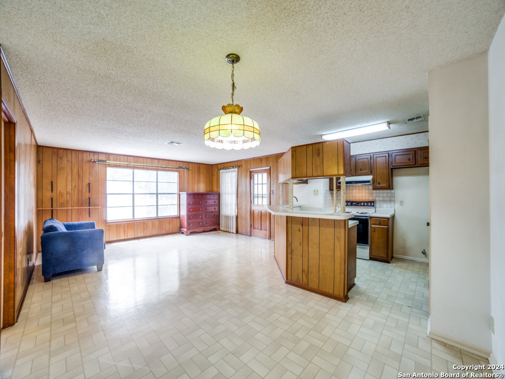 4814 CLEMSON ST