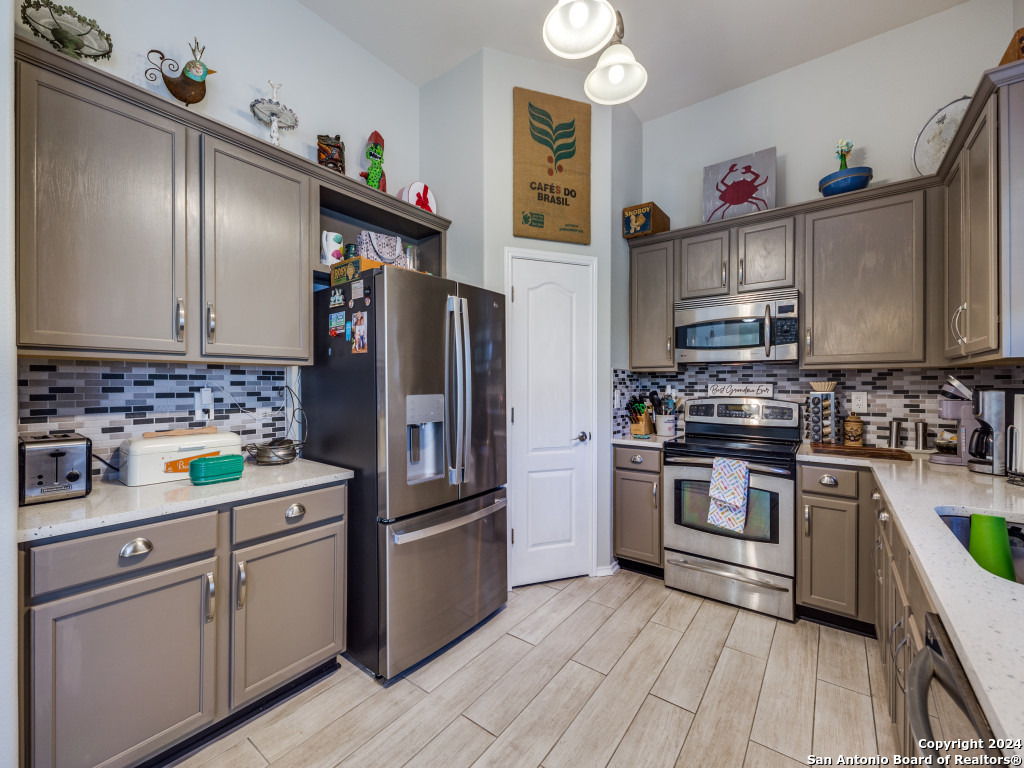 21027 LA PENA DR