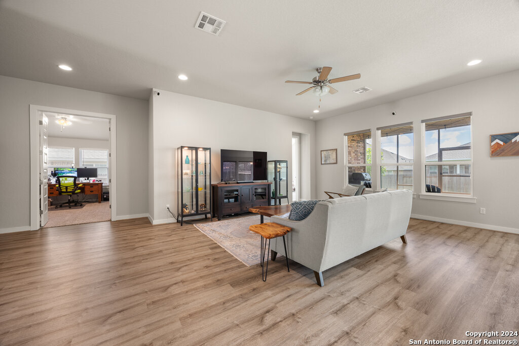 2223 QUINCE AVE