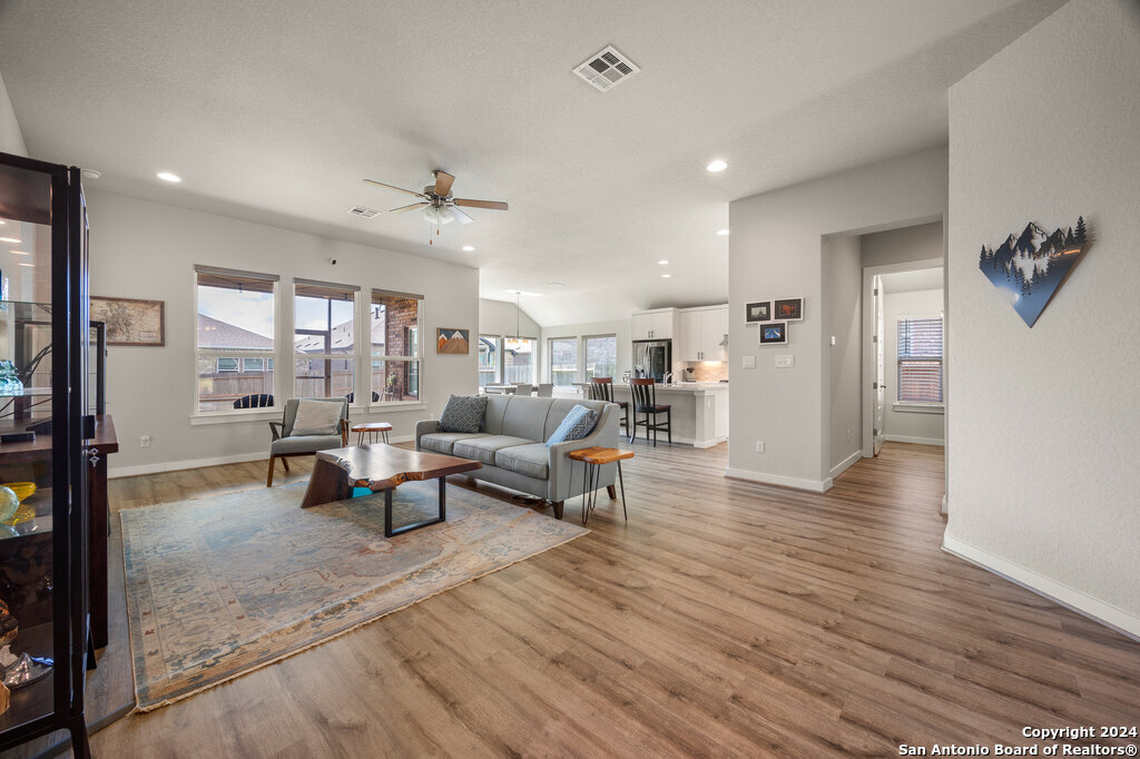 2223 QUINCE AVE