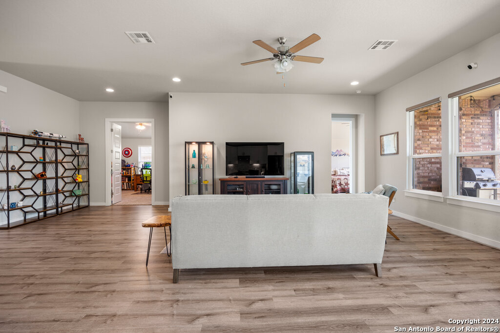 2223 QUINCE AVE