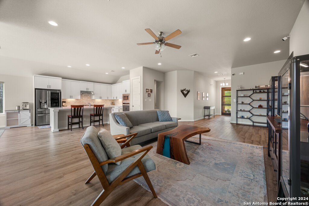 2223 QUINCE AVE