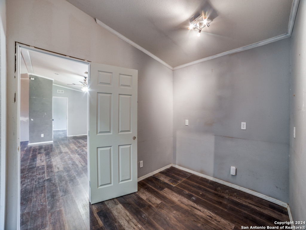 327 W G EDWARDS LN