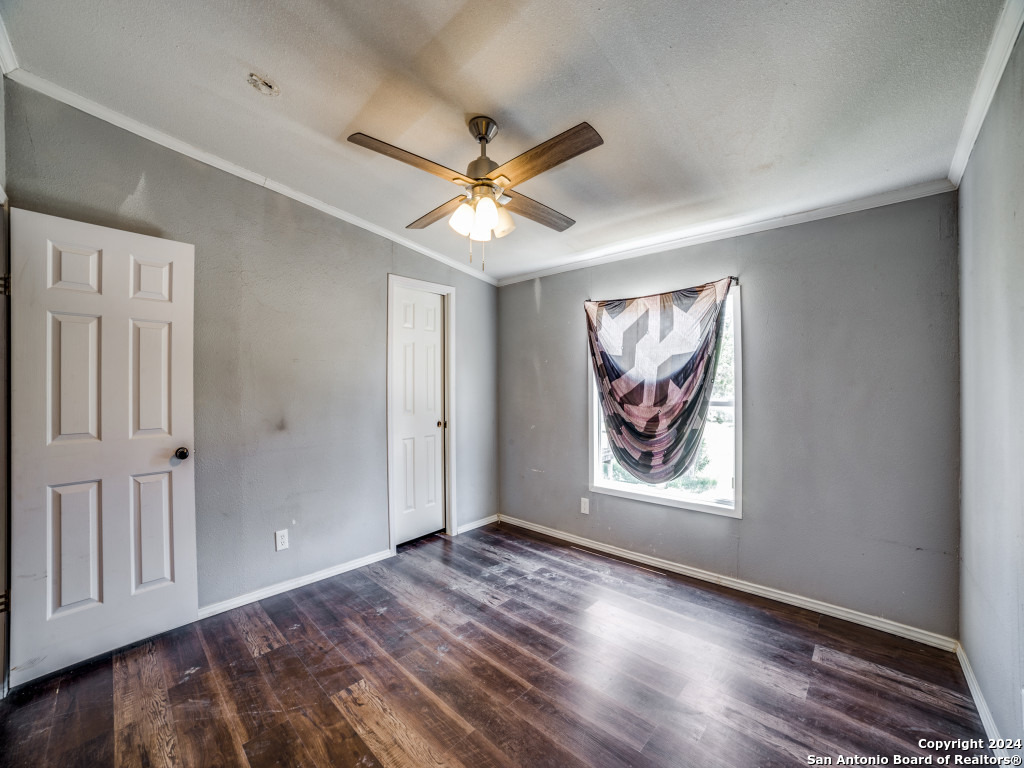327 W G EDWARDS LN