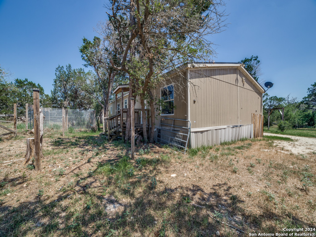 327 W G EDWARDS LN