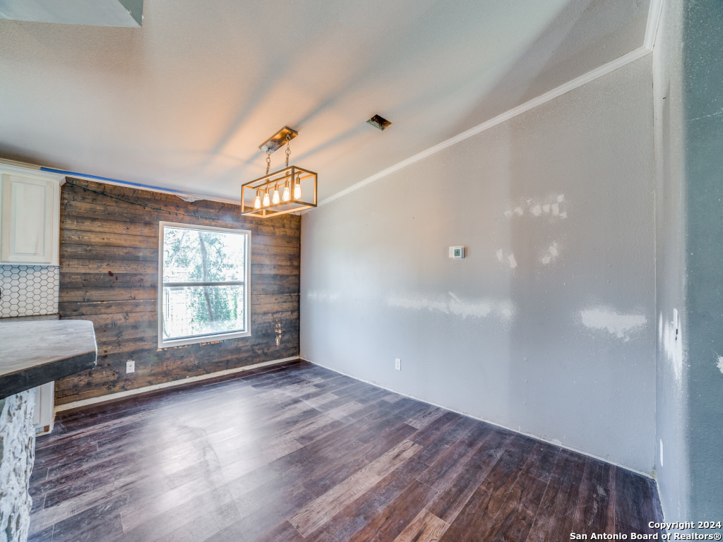 327 W G EDWARDS LN