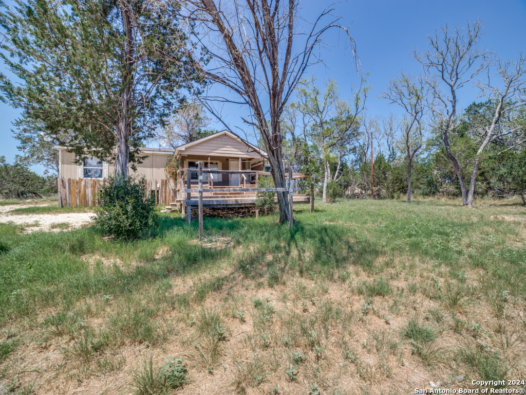 327 W G EDWARDS LN