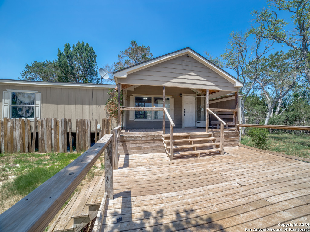 327 W G EDWARDS LN