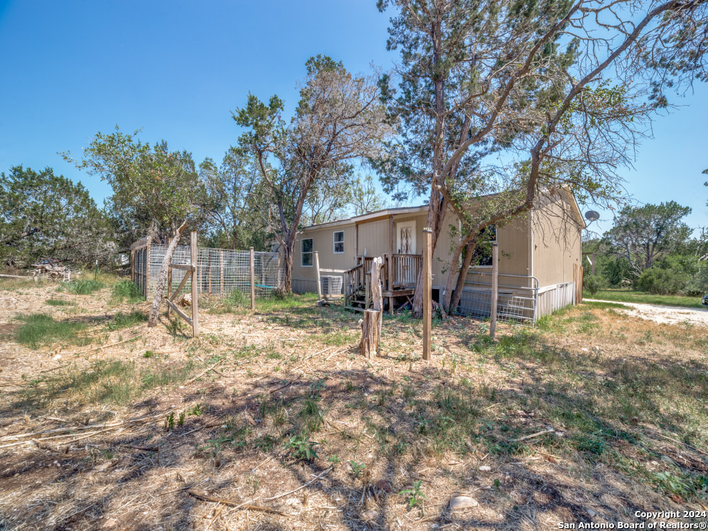 327 W G EDWARDS LN