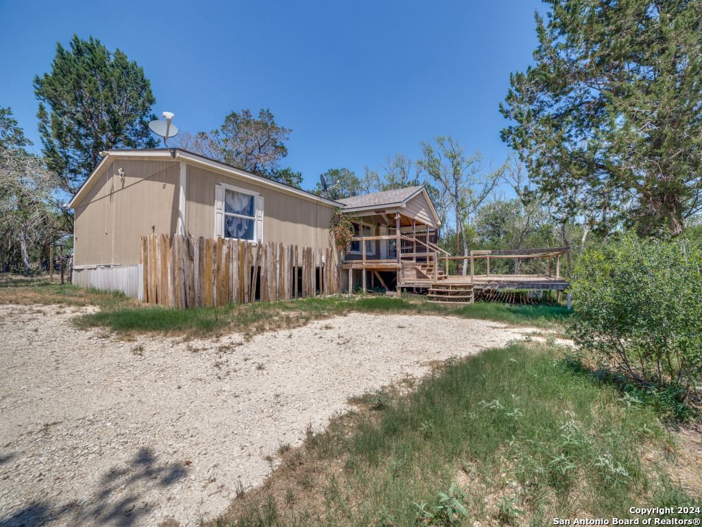 327 W G EDWARDS LN