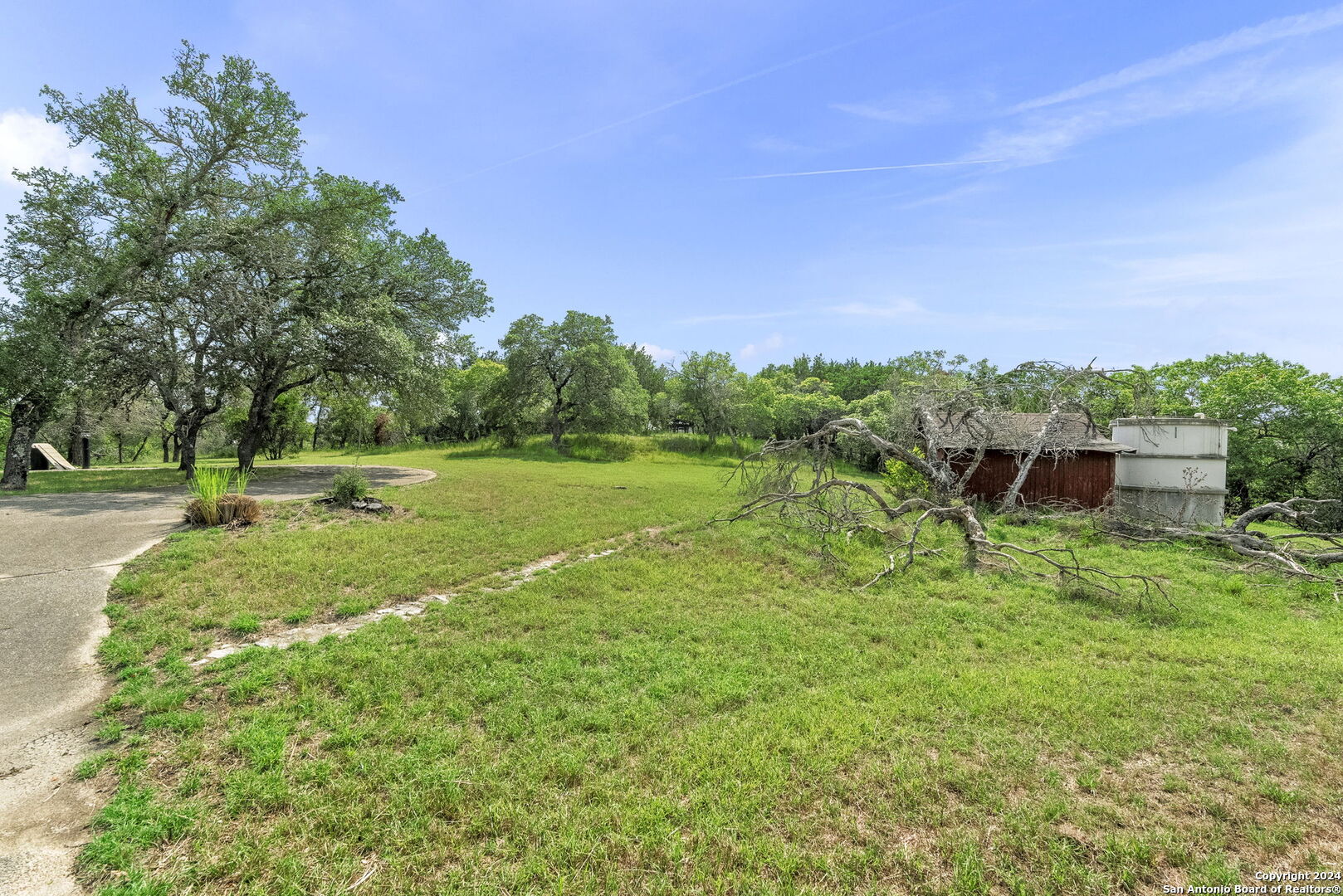 120 ROUNDUP DR