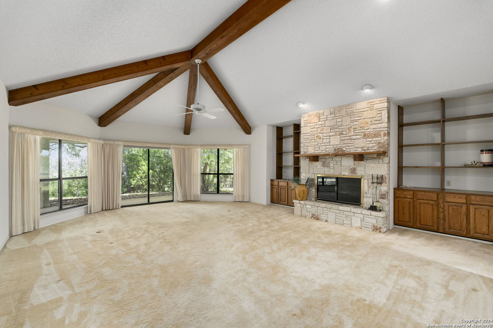 120 ROUNDUP DR