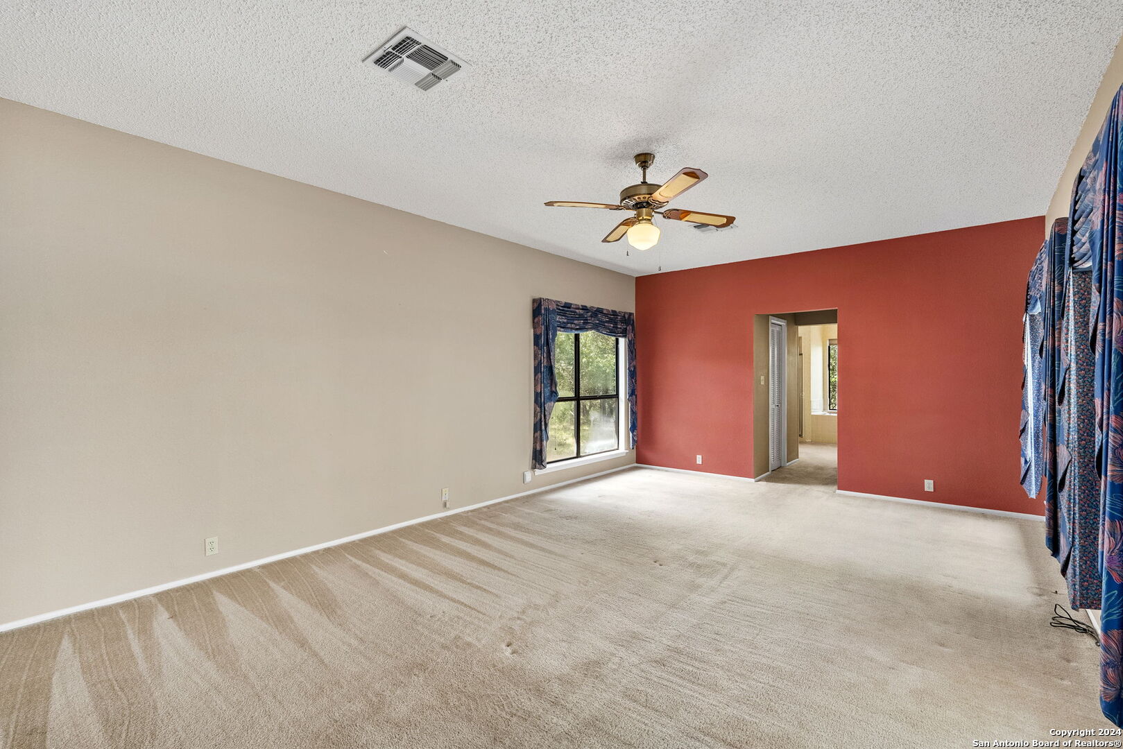 120 ROUNDUP DR