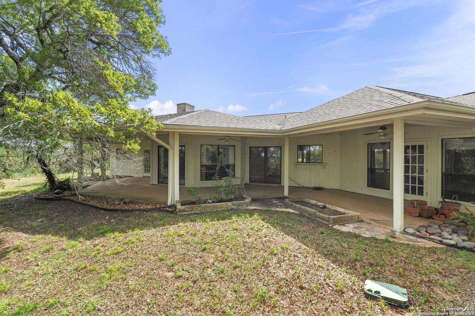 120 ROUNDUP DR