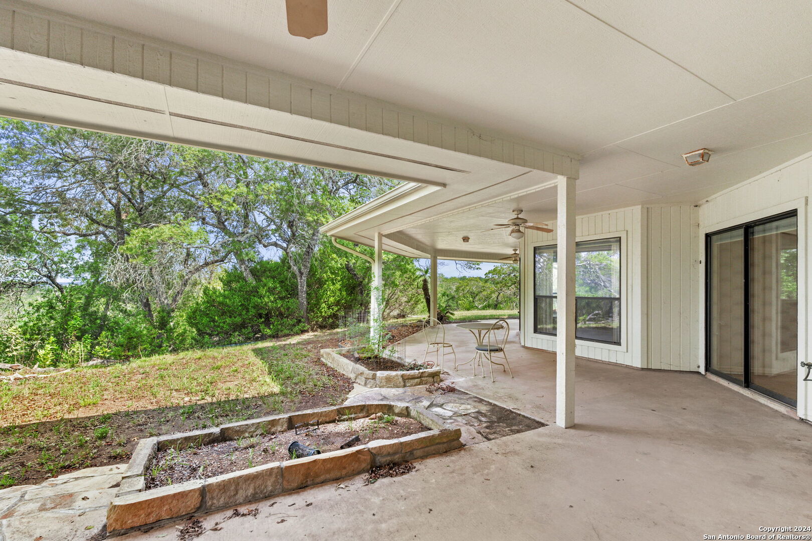 120 ROUNDUP DR