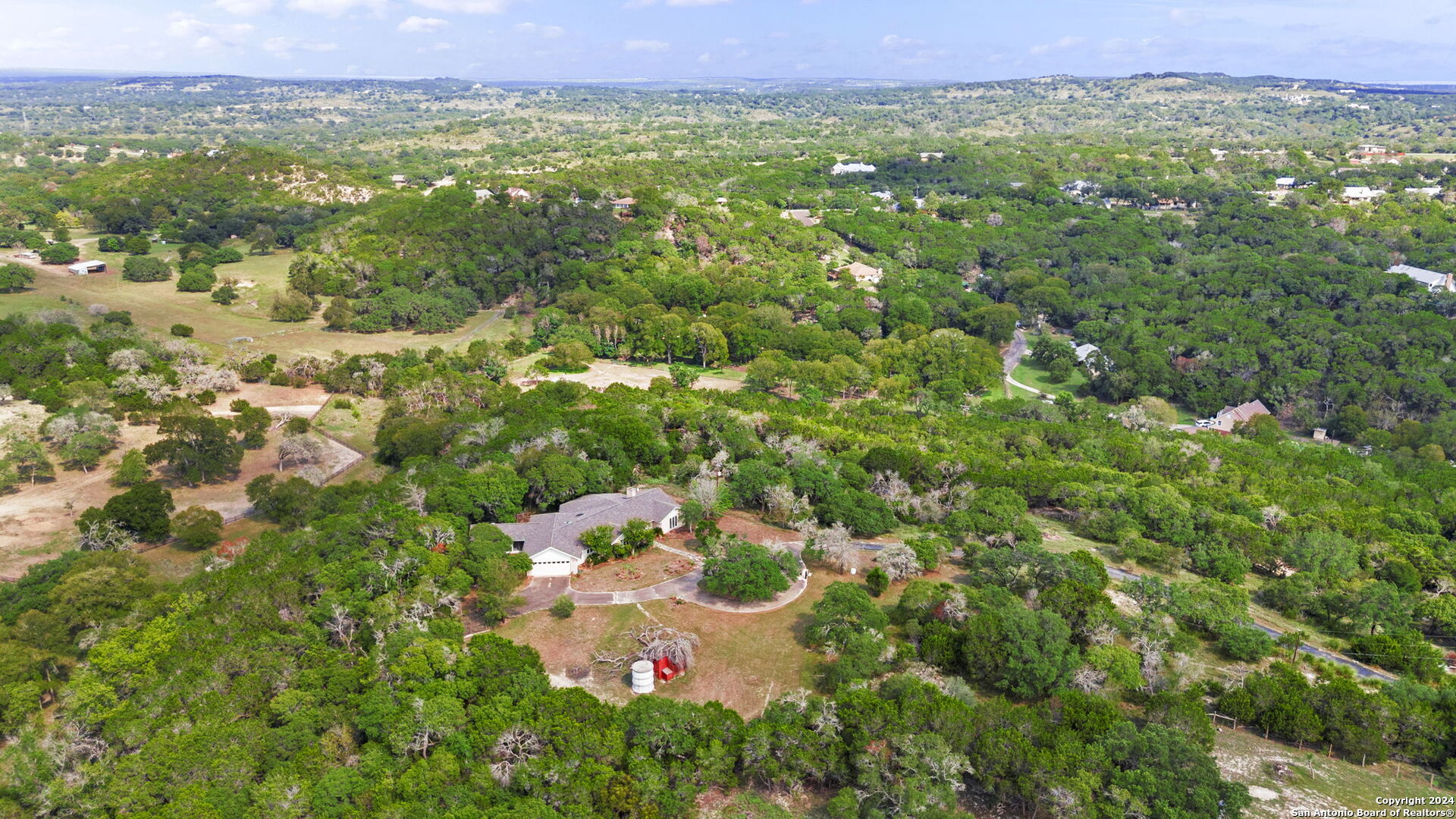 120 ROUNDUP DR