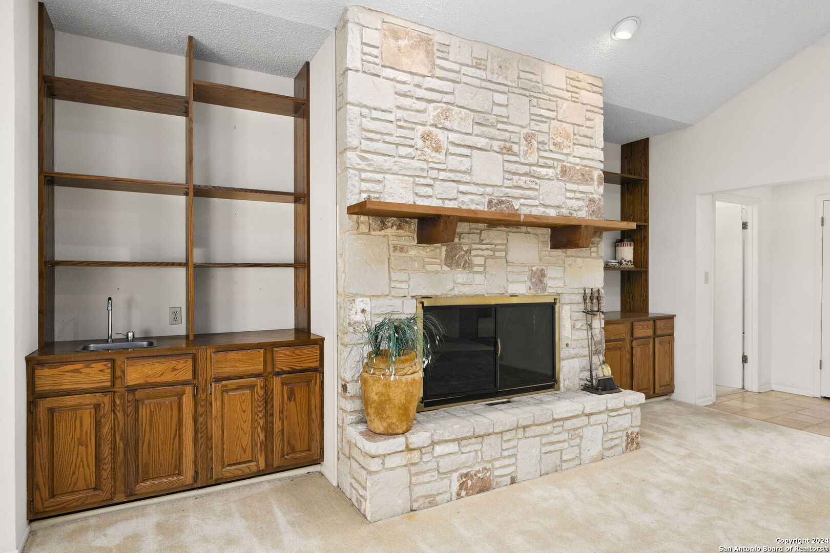 120 ROUNDUP DR
