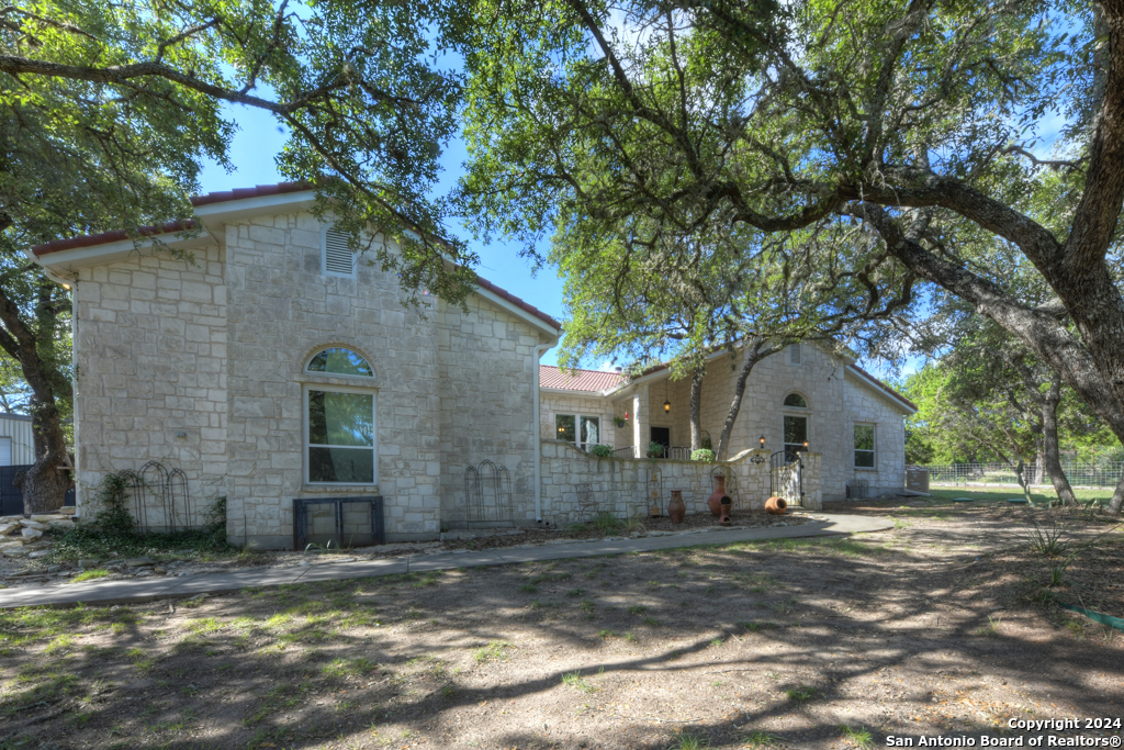 172 LAKE FRONT DR