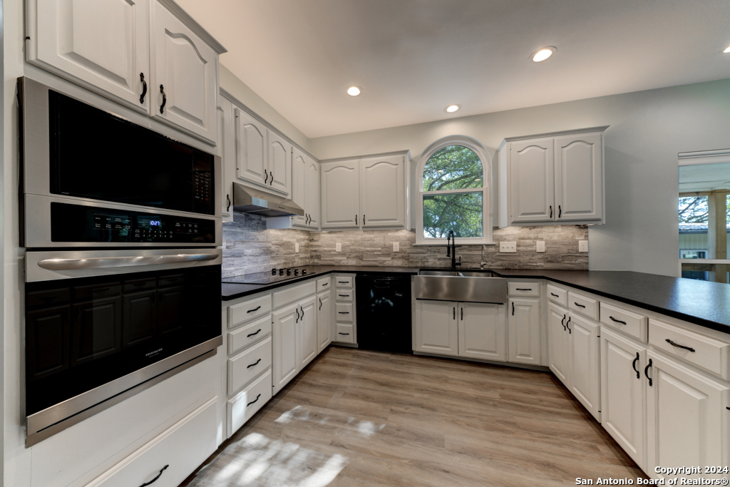 172 LAKE FRONT DR